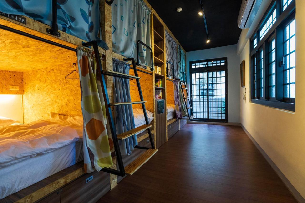 Hostel Alley Inn -桃園民宿075 大渓区 エクステリア 写真